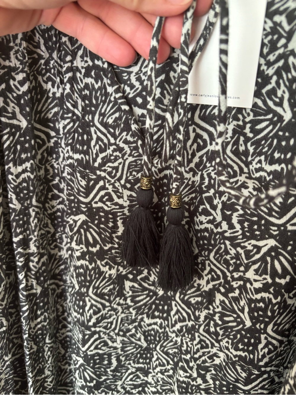 Carly Jean Los Angeles Black & White Printed Maxi Dress - Picture 4 of 5